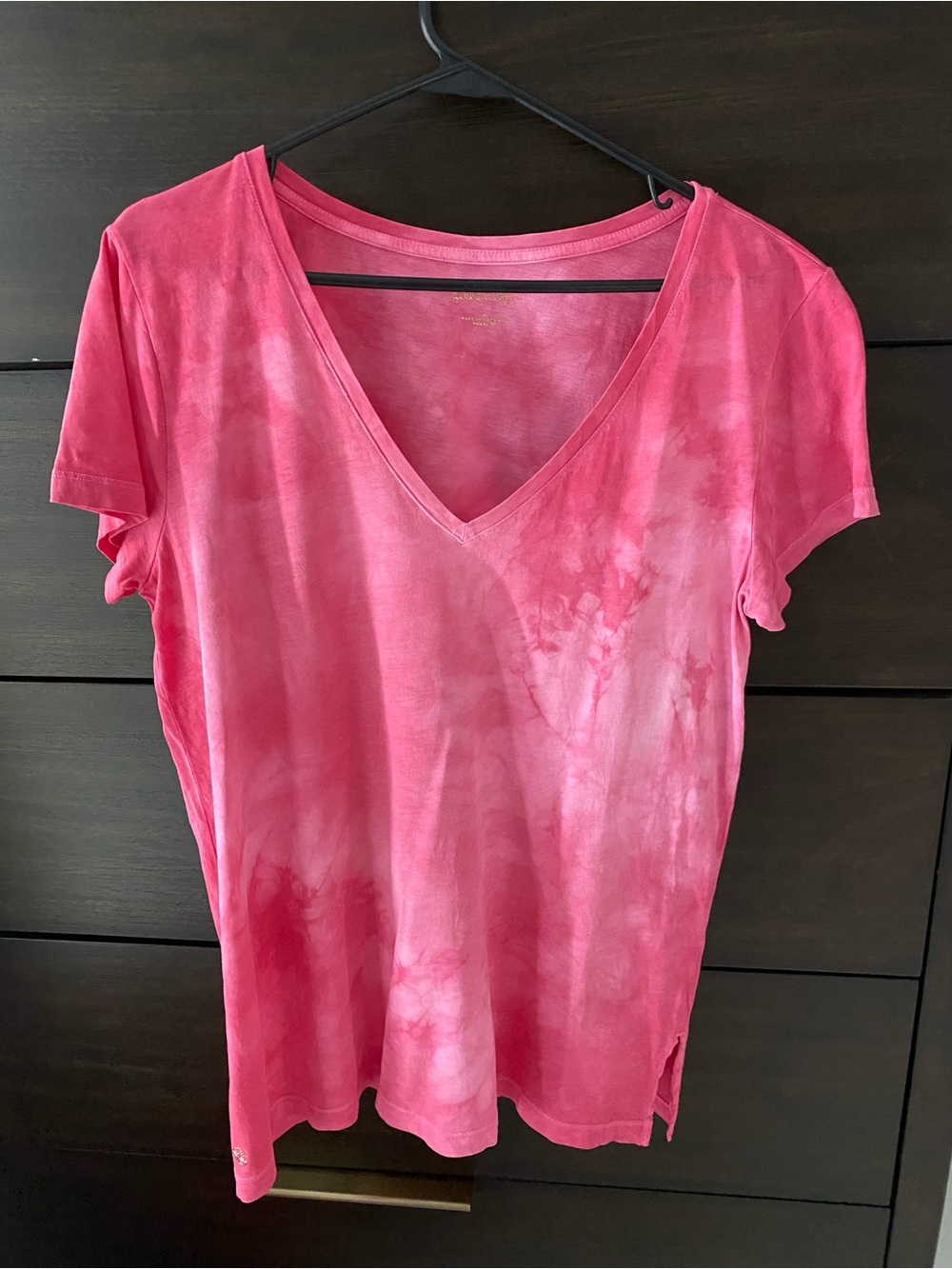 Lilly Pulitzer Hot Pink Tie-Dye V-Neck Short Sleeve Tee